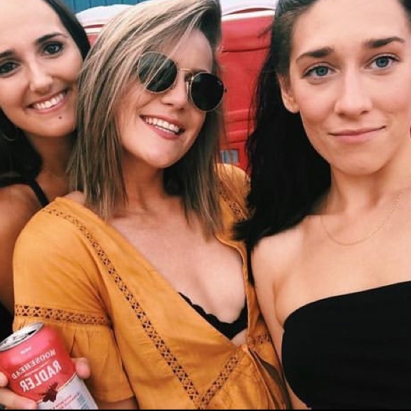 ✨ Sunshine Top ✨ - Picture 1 of 3